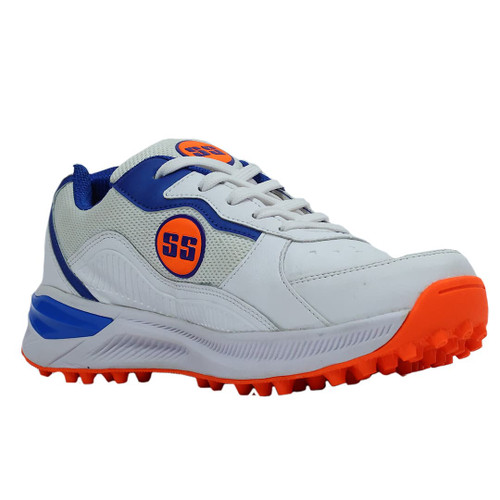 SS Master Cricket Shoes – Lightweight, High Grip Performance Footwear