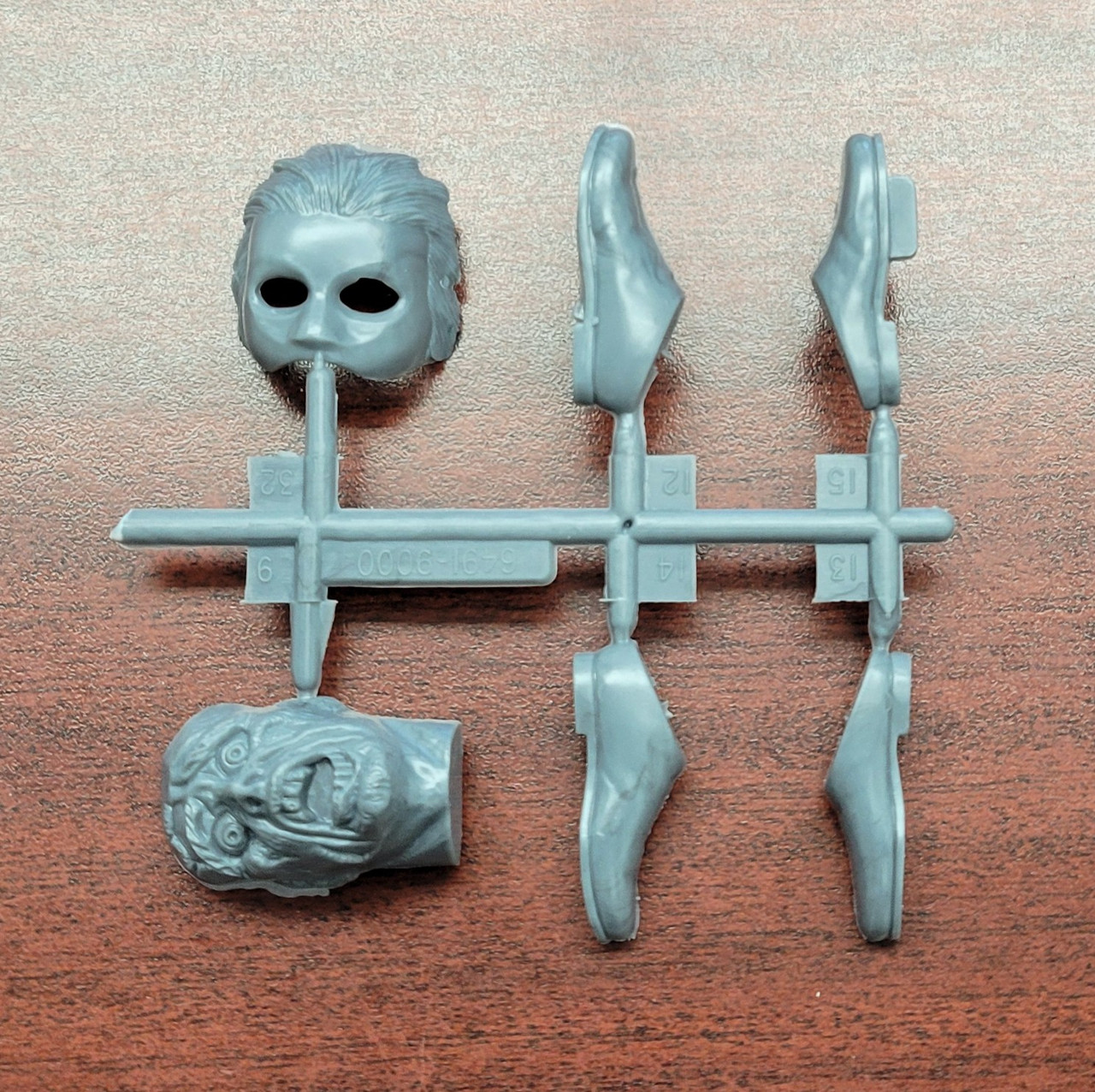 Plastic Model Figure Kits | Monsters, Knights & Characters | Atlantis ...