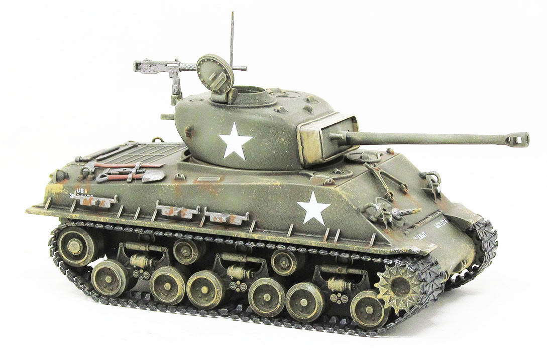 Medium Tank Model 1:48 World War II M4 Sherman Medium Tank with Four Figures