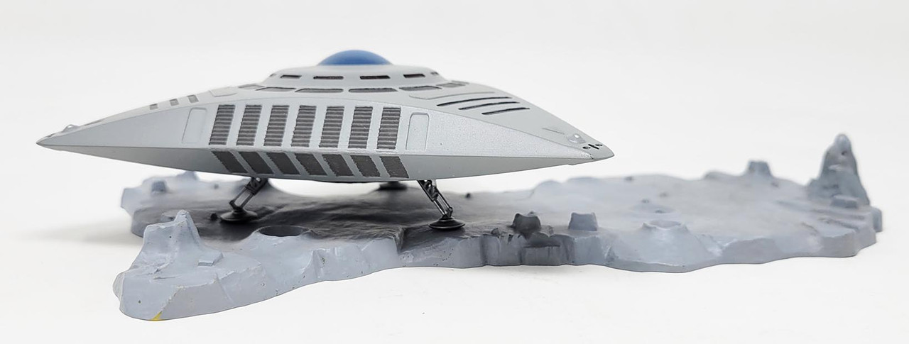 TR-3E UFO with Base 5 Inch Series Plastic Model Kit