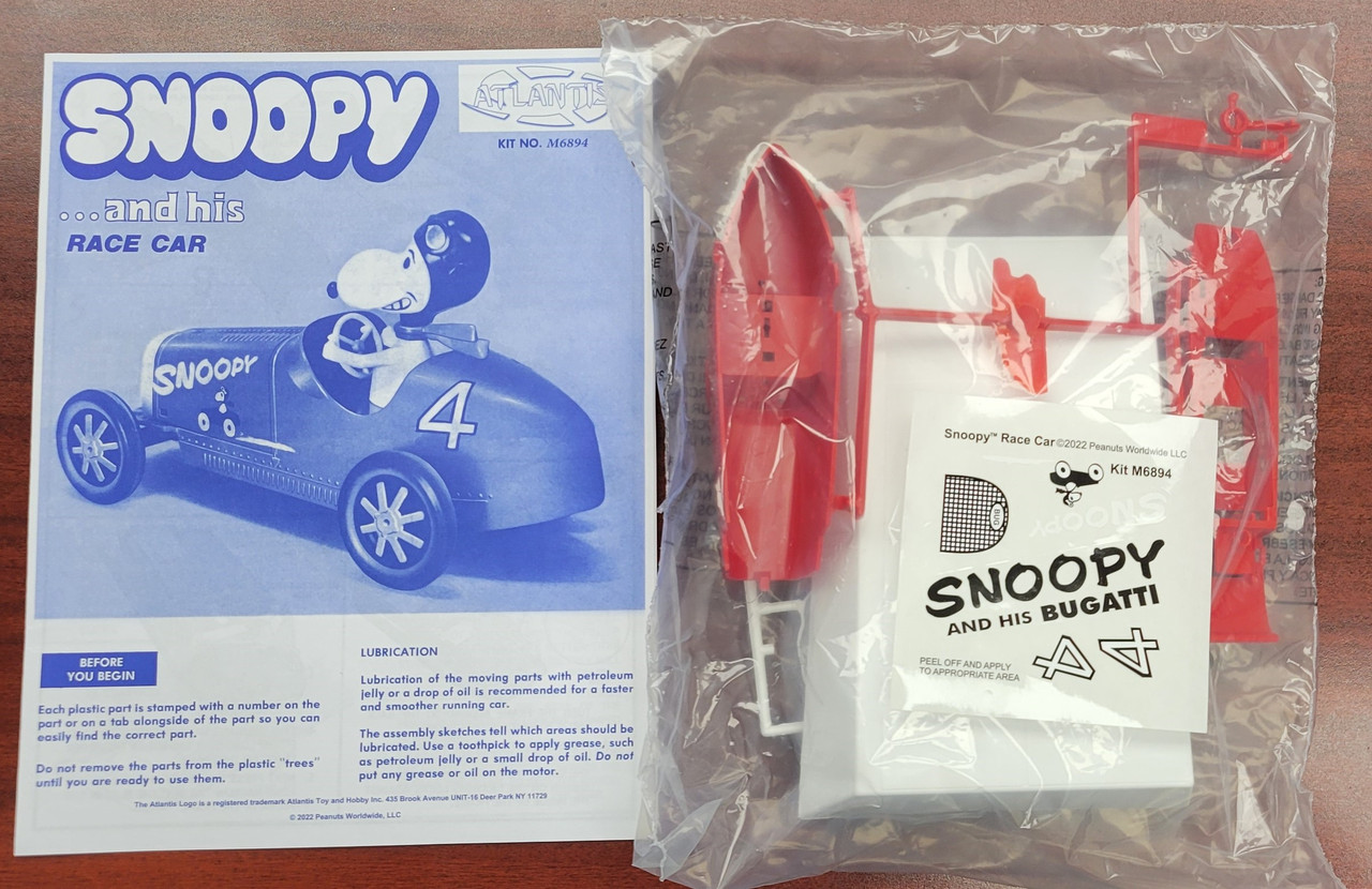 BAGGED KIT Snoopy and his Classic Race Car Snap Model Kit- NO MOTOR