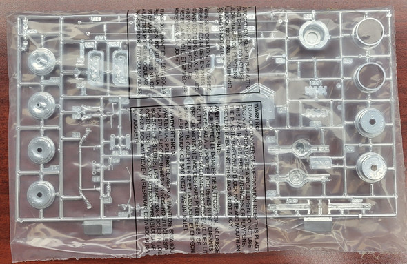 Funny Car 1:16 Chrome Tree Bagged Shot