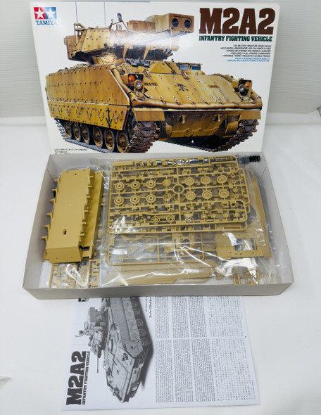 M2A2 INFANTRY FIGHTING VEHICLE, 1/35, OPEN BOX, TAMIYA