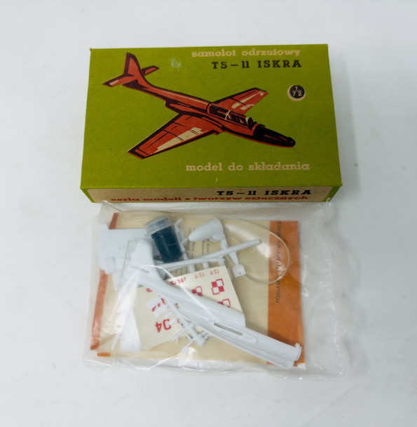 Samolot Odrzutowy TS - 11 Iskra on 1:72, OPEN BOX,  ISKRA