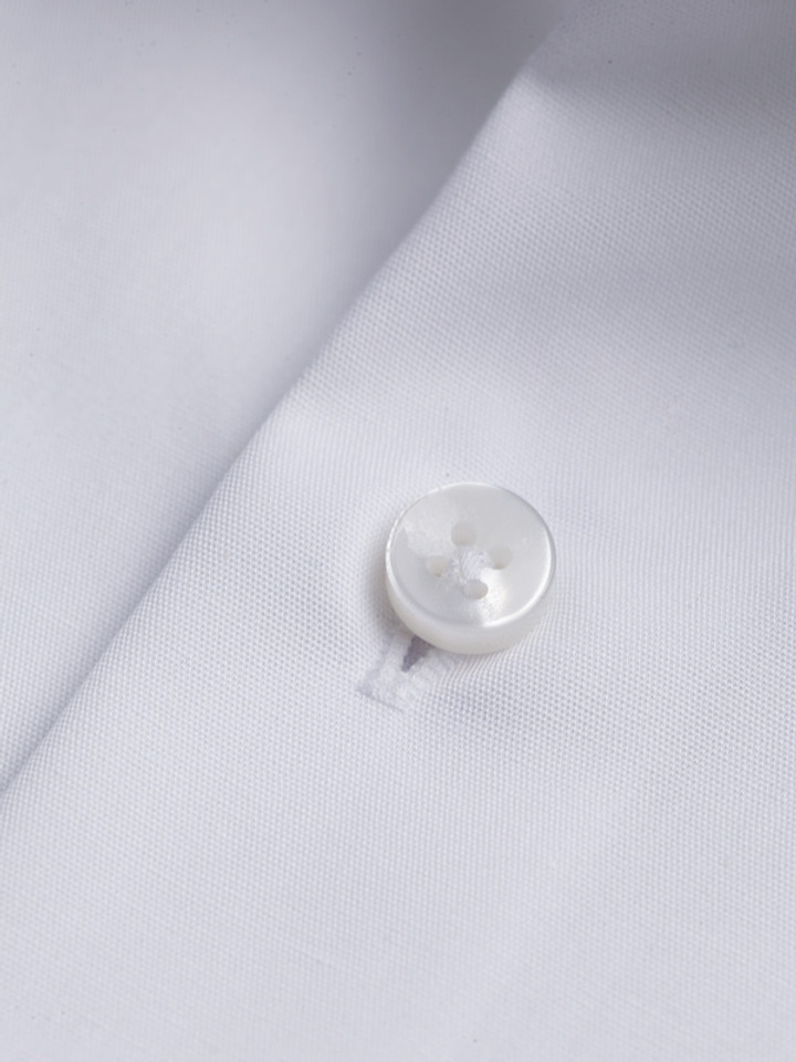 Seidensticker White Long Sleeve Non-Iron Cotton Shirt Button close up