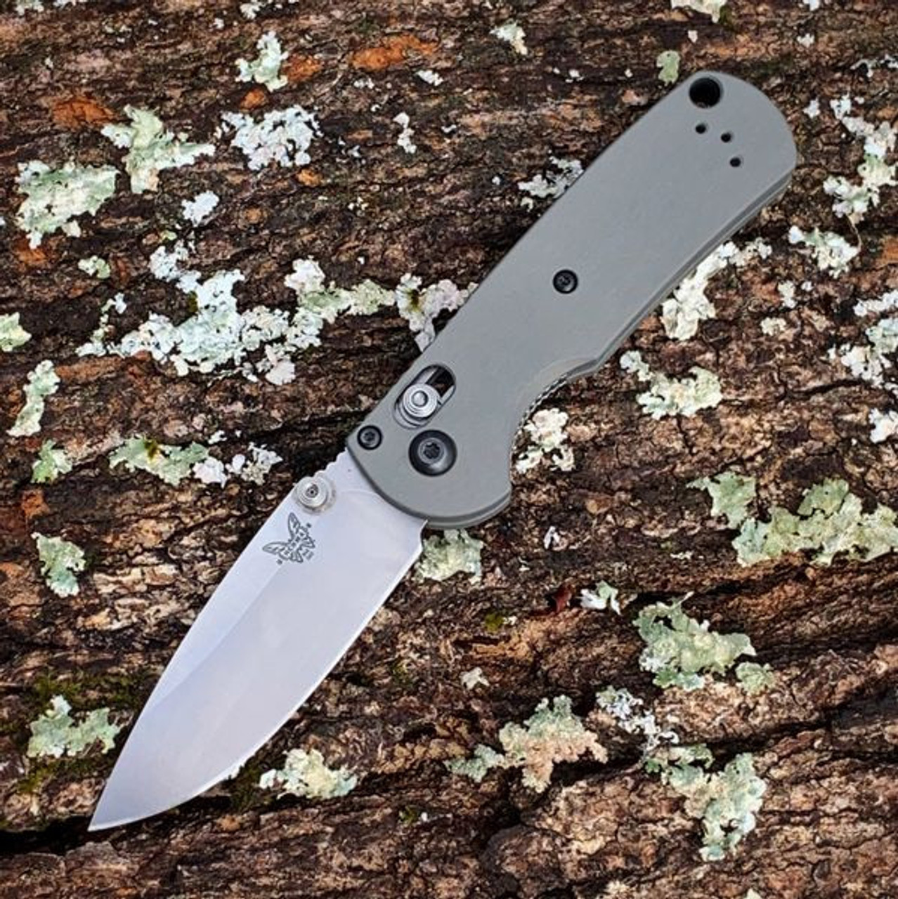 Benchmade Mini Freek Folder Carbon Fiber Scales and True Red