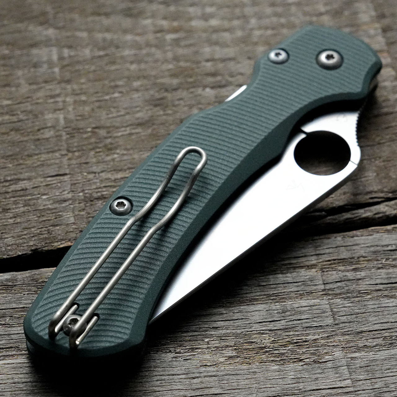 Spyderco Para Military 2 Lightweight Knife + AWT Aggressive Agent 