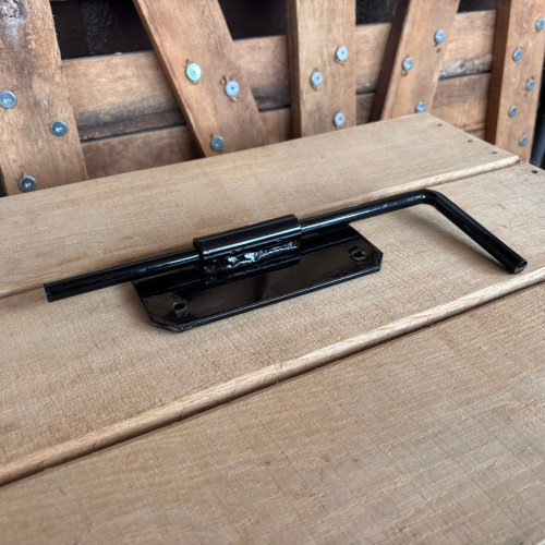 cane latch laying flat