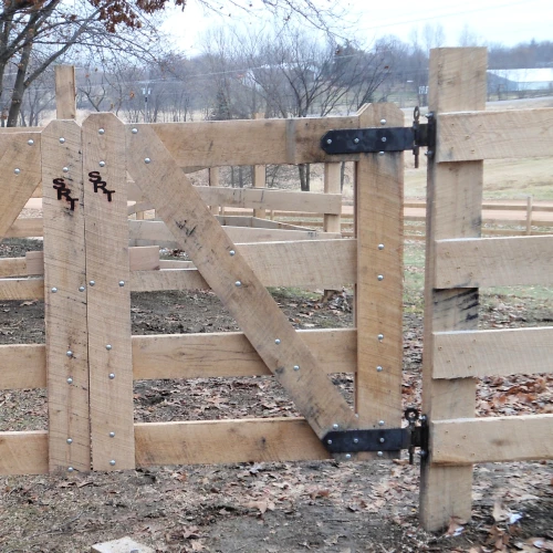 4"x6" fence post with hanging gate