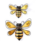 Giftcraft Metal Bee Wall Decor Set of 2, Bee Metal Wall Decor, Bee Metal Wall Art, Wall Decor for Living Room, Bedroom, Bathroom, Farmhouse, Metal Home Decor Wall Sculpture