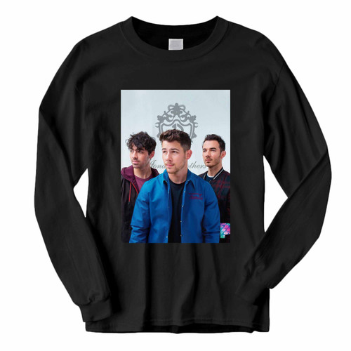 This classic fit Jonas Brothers Look Forwards Long Sleeve Shirt is casually elegant and very comfortable. With fine quality print to make one stand out, it's a perfect fit for every occasion.