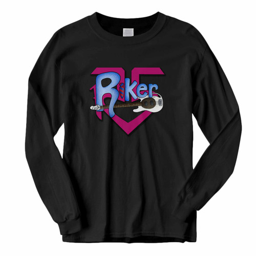 This classic fit R5 Riker Long Sleeve Shirt is casually elegant and very comfortable. With fine quality print to make one stand out, it's a perfect fit for every occasion.