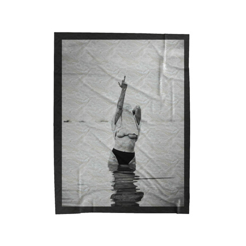 Middle Finger Sexy Girl Velveteen Blanket