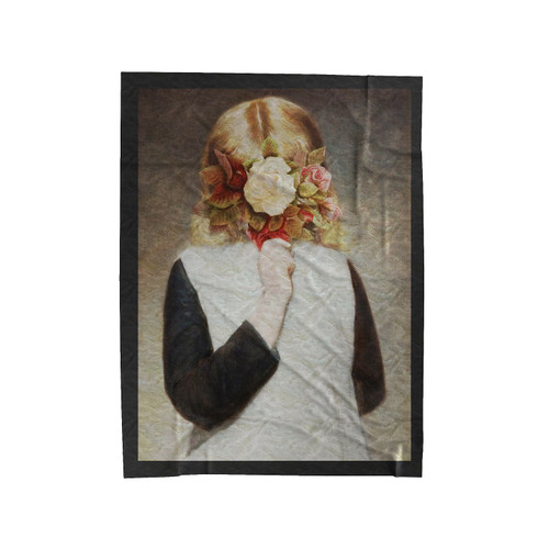 Midsommar Face Flower Velveteen Blanket