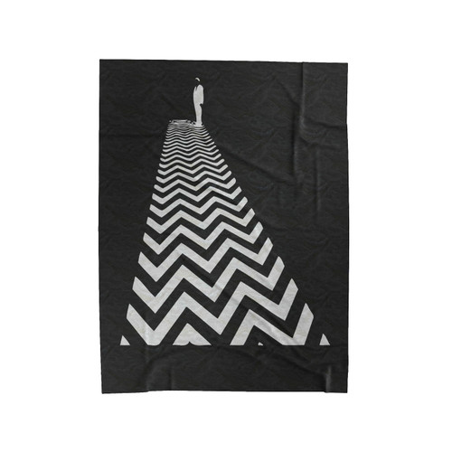 Wavy Road Design Velveteen Blanket