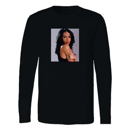 This classic fit aaliyah queen of rnb long sleeve shirt is casually elegant and very comfortable. With fine quality print to make one stand out, it's a perfect fit for every occasion.