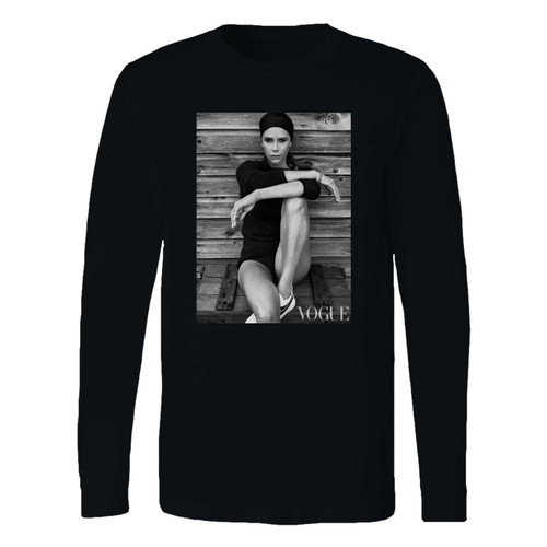 This classic fit victoria beckham long sleeve shirt is casually elegant and very comfortable. With fine quality print to make one stand out, it's a perfect fit for every occasion.