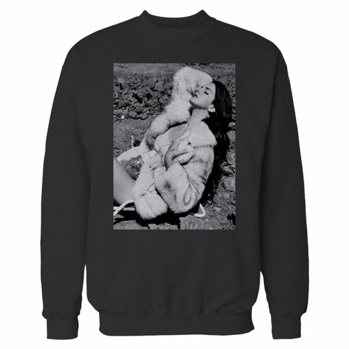 Your lana del rey music rap crewneck sweatshirt just got an update. This super comfortable and lighter weight crewneck will become your favorite go-to sweatshirt. The cozy spandex cuffs and waistband make this pill-resistant sweatshirt a fan favorite.And your group will look and feel their best in this premium ringspun cotton crew.