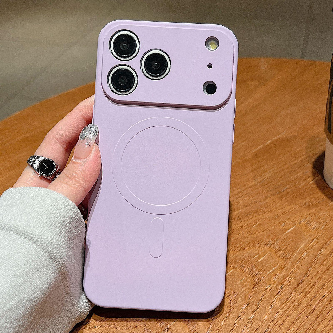ajew iPhone 17プロマックス　lilac iPhone 17 Pro Max Solid Color Liquid Silicone MagSafe Magnetic