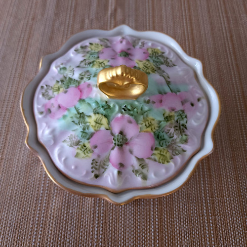 Antique Limoges France Hand Painted Gold Gilded Candy Dish with Lid Antique Limoges France Hand Painted Gold Gilded Candy Dish with Lid