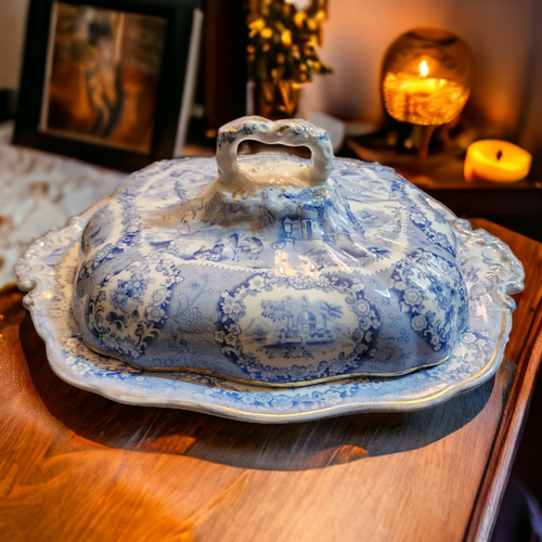 11" Ridgway Oriental Blue Scene Gold Trim Scallop Oval Covered Vegetable Bowl