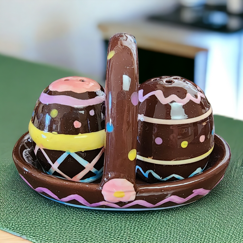 Easter Eggs in Basket Ceramic Unique Salt & Pepper Shakers Japan