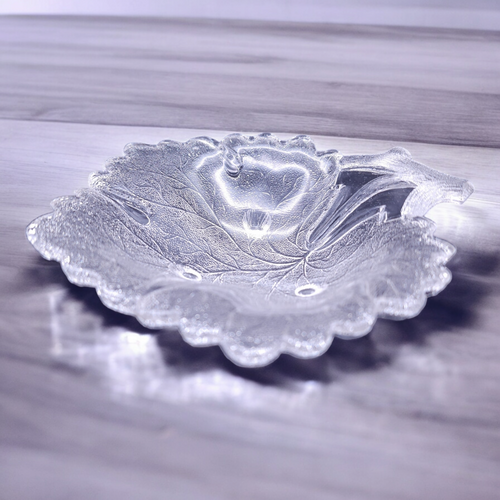 5" Gillinder Maple Leaf 3 Toed Sauce Dish