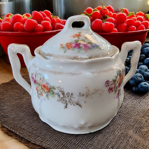 West Germany Porcelain Pale Flowers Scalloped Gold Filigree Sugar Bowl with Lid