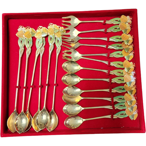Best Selection 24K Gold Plated High Fashion Tableware Set of 18