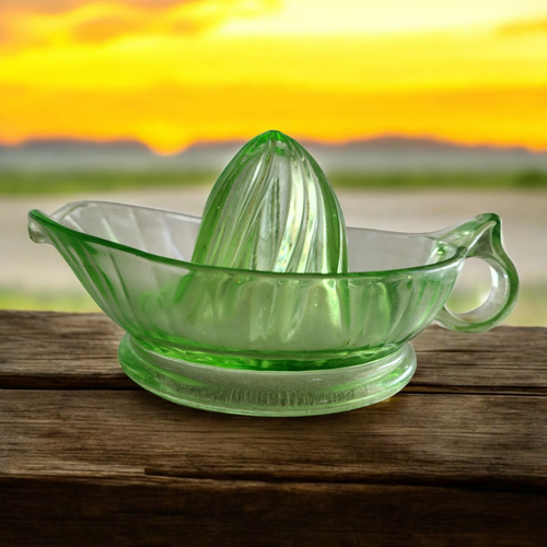 Anchor Hocking Lime Green Vaseline Uranium Glass Juicer Reamer For Oranges