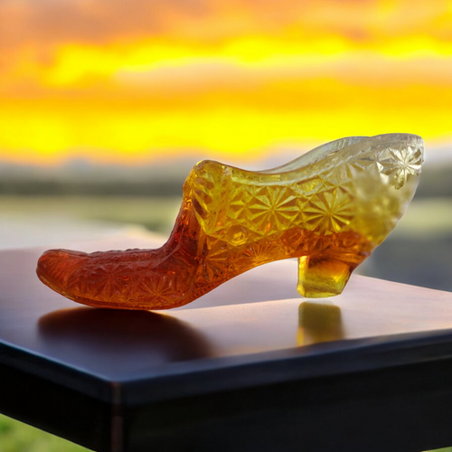 Kanawha Glass Amberina Daisy & Button Glass Slipper Vase