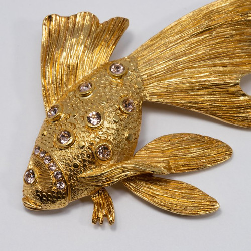 Oscar de la Renta Clear Crystal Fish Stone Brooch, Pin, in Goldtone