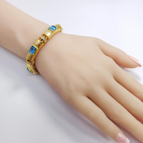 Kenneth Jay Lane Link Blue and White Crystal Bracelet in Gold