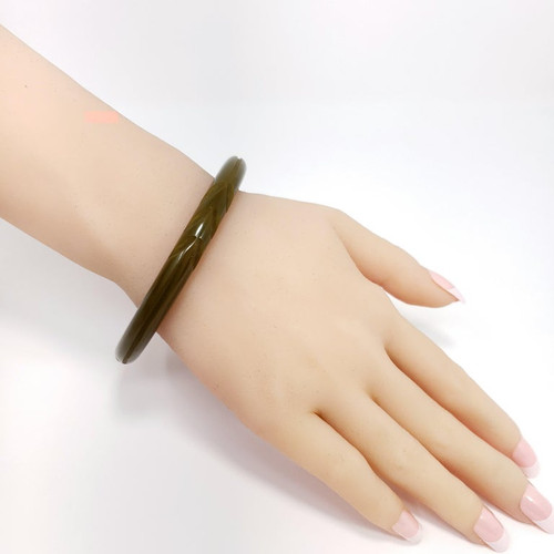 Green Bakelite Carved Accent Bangle Bracelet, Mid 1900s