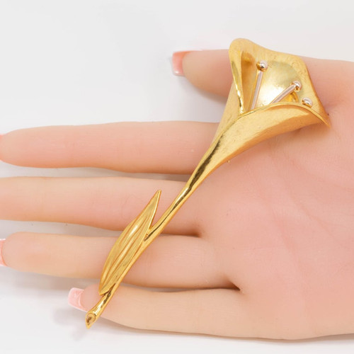 Oscar de la Renta Calla Lily Pin Brooch in Gold