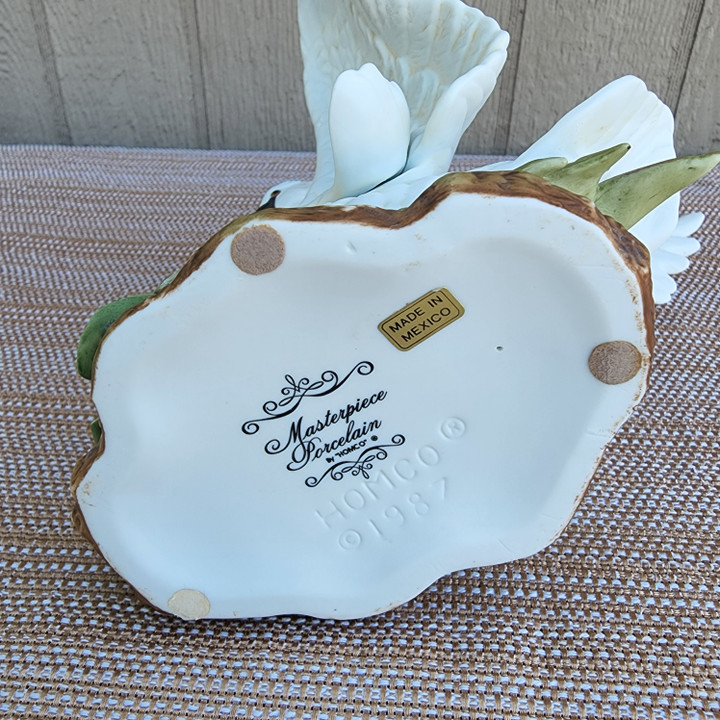 HOMCO Masterpiece Porcelain Swan Figurine 1987