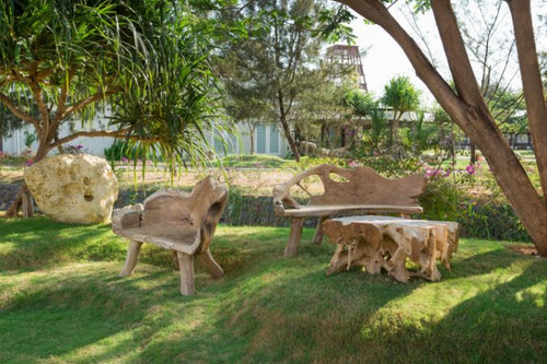 DEMXX INTERIORS - GARDEN & OUTDOOR LIVING - Teak Lawn & Patio