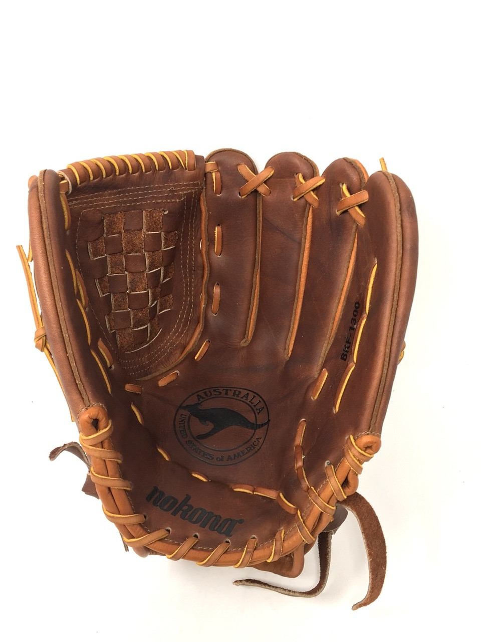 Nokona Buckaroo Fastpitch BKF-1300C Fastpitch Softball Glove