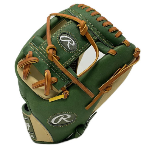 december-2023-baseball-glove-rawlings-1.jpg