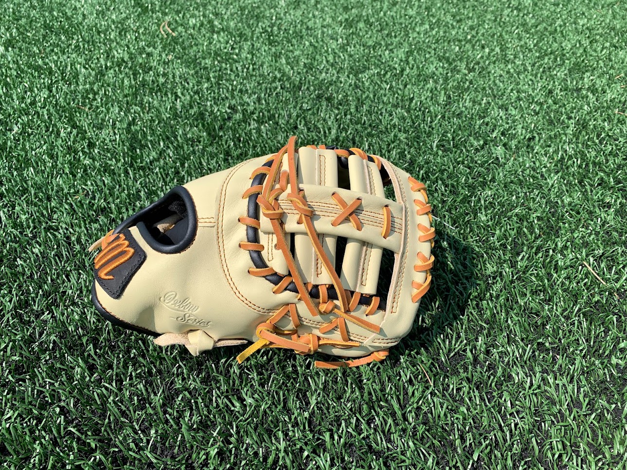 marucci camel first base mitt 