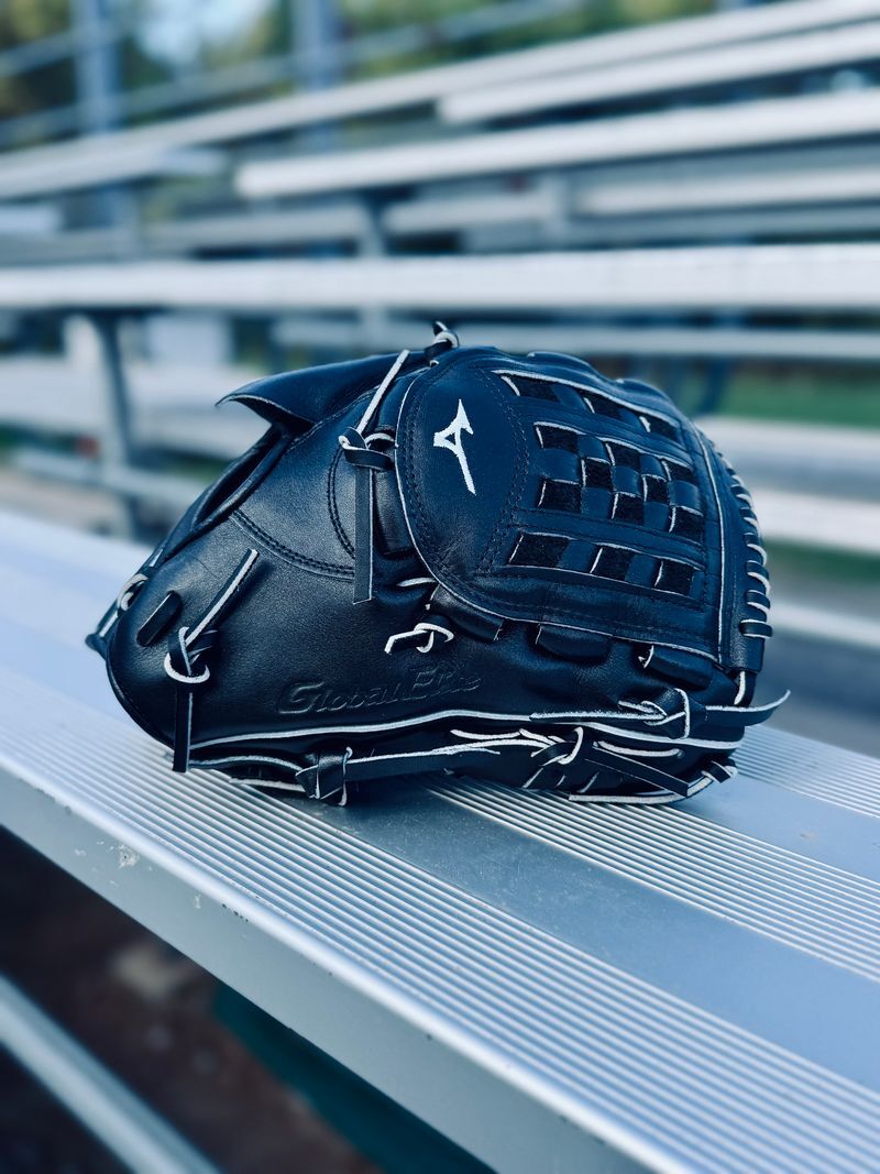 mizuno-global-elite-gge-100b-speedrevo-12-inch-baseball-glove-right-hand-throw-5.jpeg