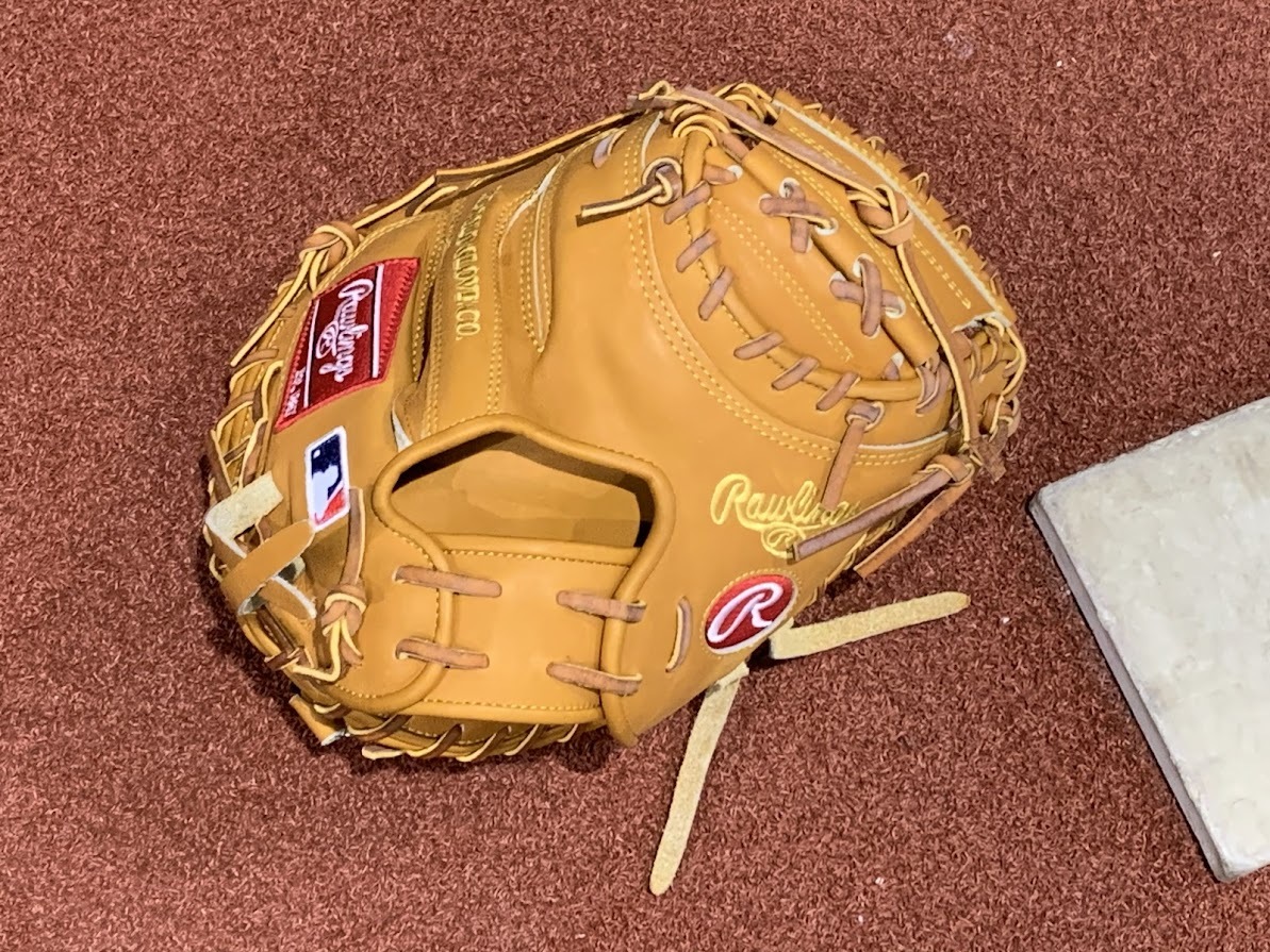 rawlings-heart-of-the-hide-catchers-mitt-jp20-tan-32.5-right-hand-throw-1.jpg
