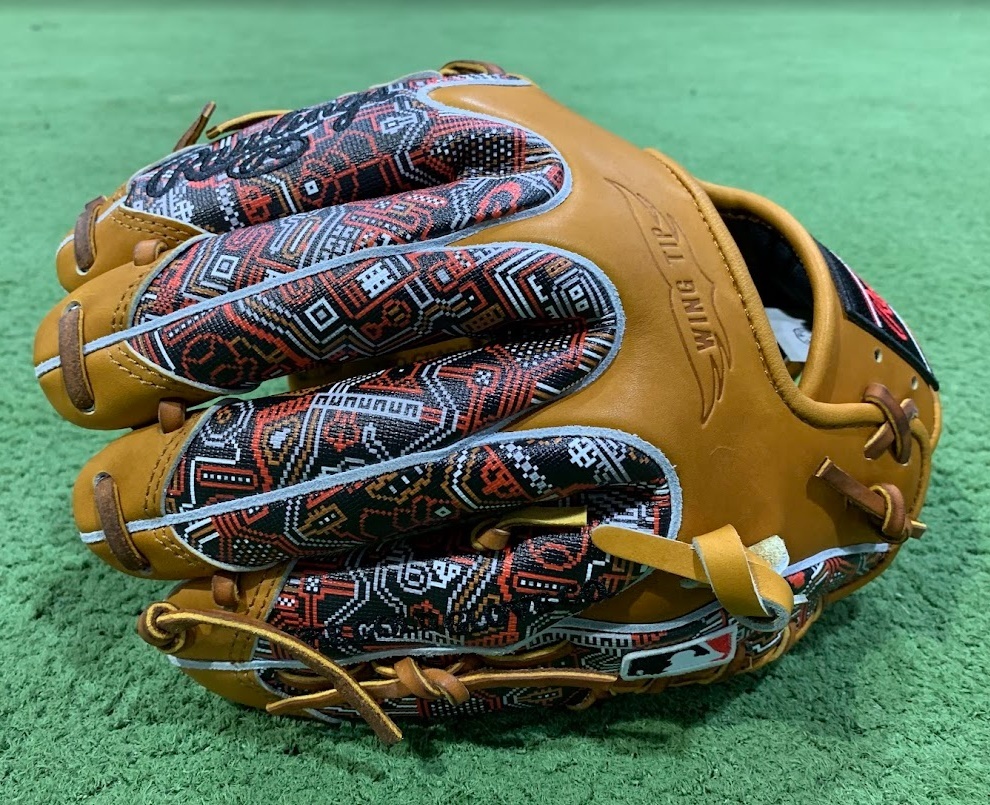 rawlings-red-desgin-back-heart-of-the-hide-wingtip-baseball-glove-2.jpg