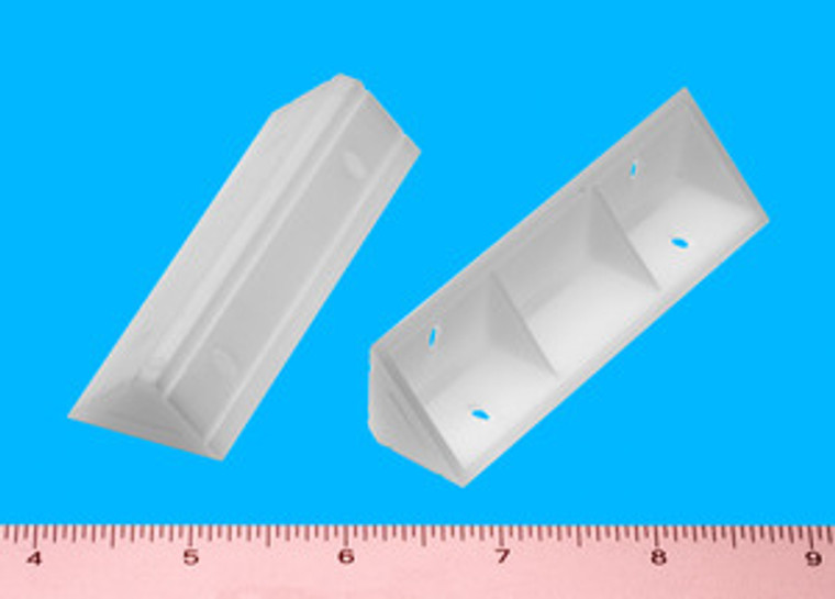 Vertical Corner Brace White 3-1/2" X 3/4" X 3/4", Pkg of 1000