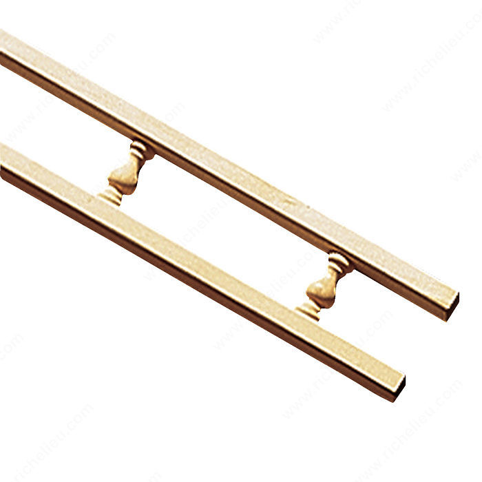 Decorative Spindle Rail, Model 0010, Species Oak, Height 2 1/4 in