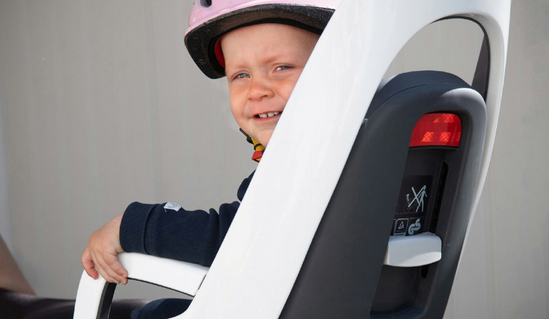 Hamax Caress C2: Leading the Way in Child Bicycle Seat Safety 