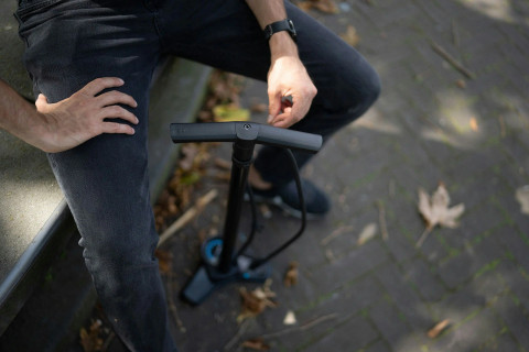 AirSmart Floor Pump Black