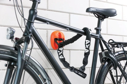 Linq 100 Art 2 Chain Lock