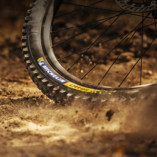 DH22 Racing Tyre