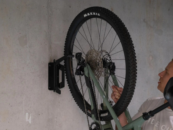 ParkingLot Swivel Storage Stand